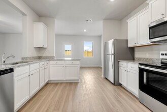 Building Photo - 8224 Sunberry Shadow Dr