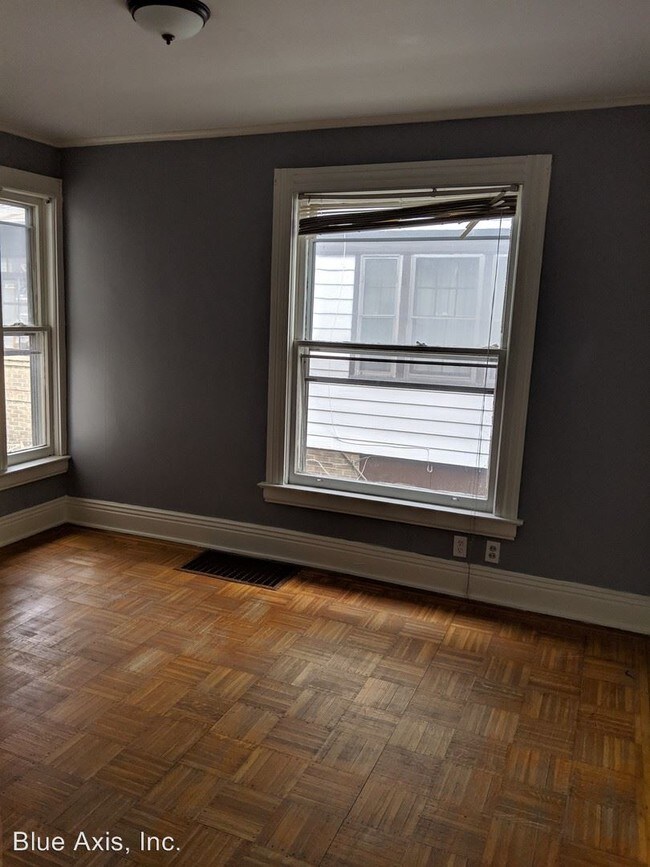 Building Photo - 1329 Park Ave