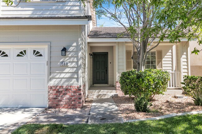 Foto del edificio - 1568 Lamplight Village Ln