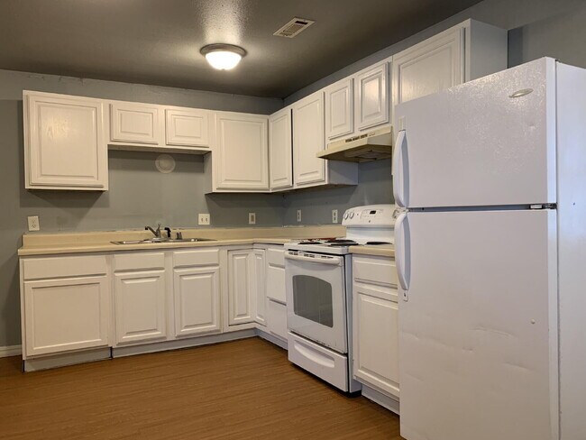 Building Photo - 700 Virginia St