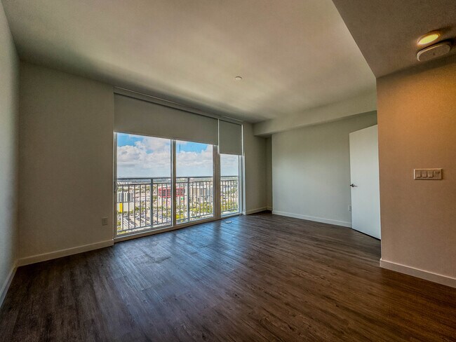 Foto del edificio - 170 NE 23rd St