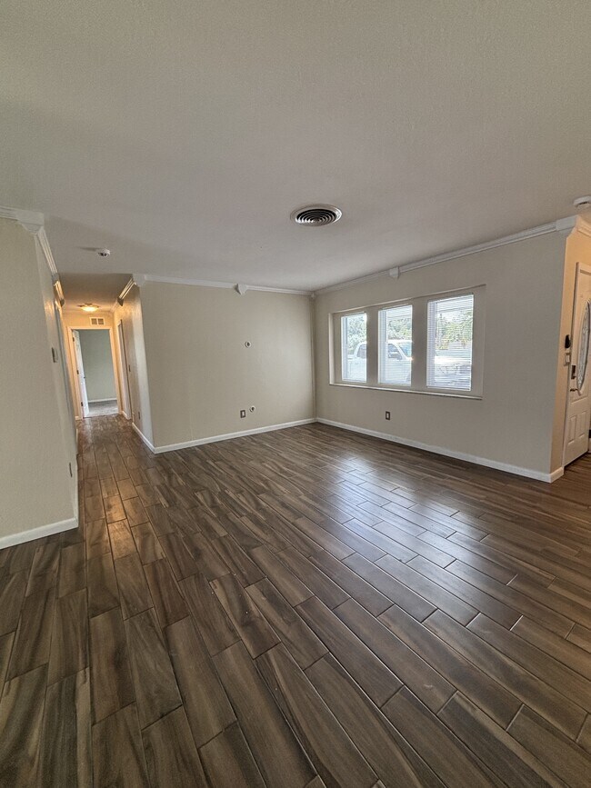 Foto del edificio - 4 Bed/2 Bath
