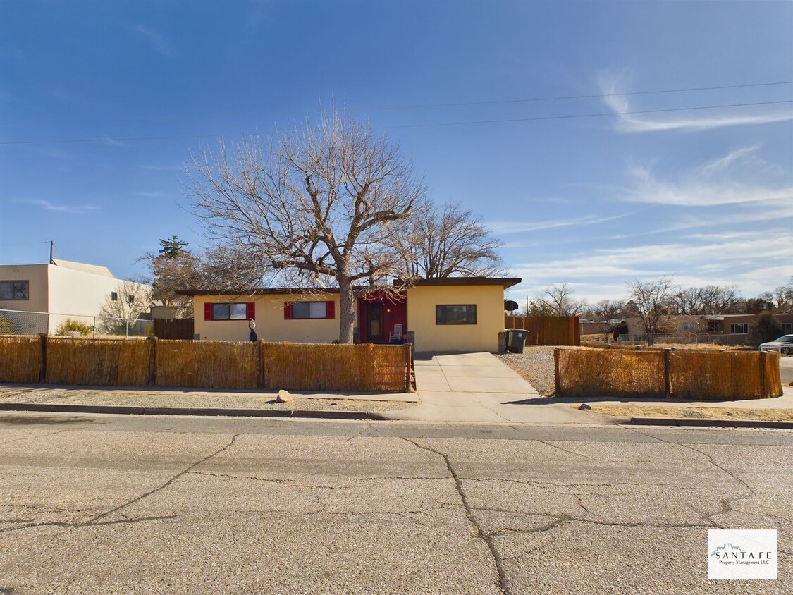 Primary Photo - Single Family Centrally Located Available ...