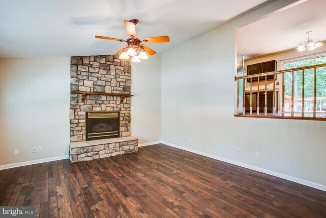 Building Photo - 5217 McManus Dr