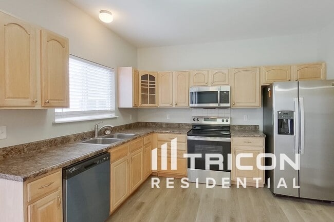 Building Photo - 507 Fortress Ct