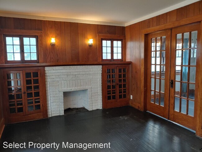Foto del edificio - 3 br, 1 bath House - 2911 Broadway