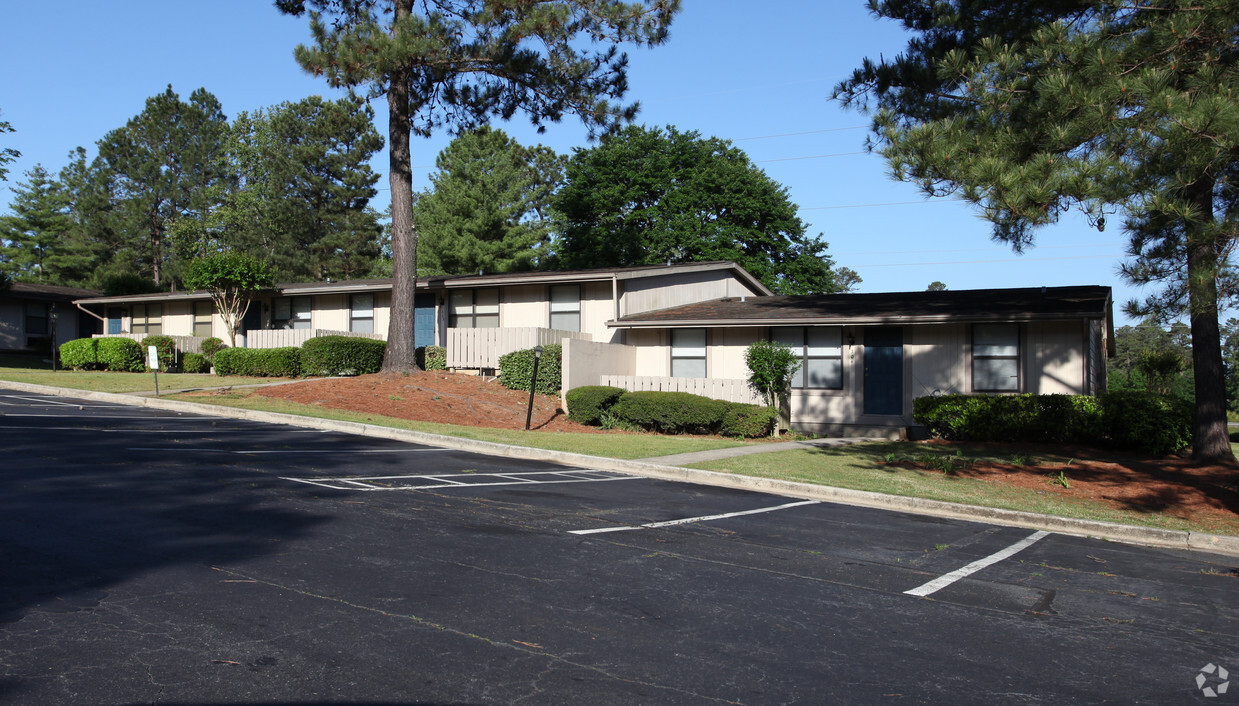 Primary Photo - Cedargate Apartments