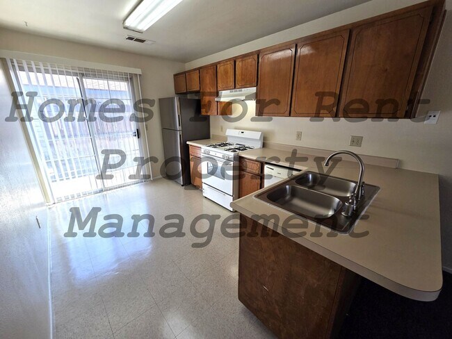 Foto del edificio - 351 Eastridge Cir