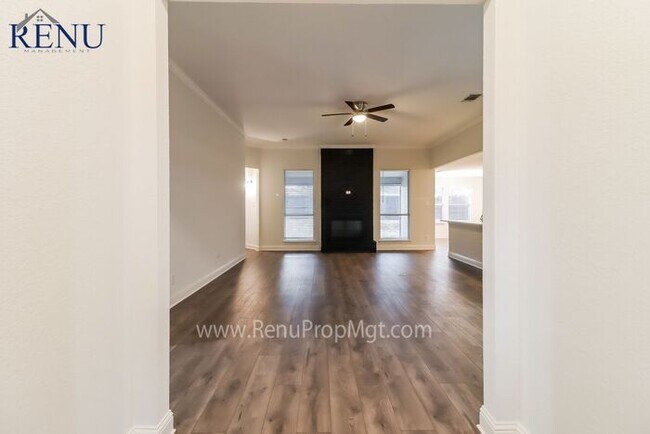 Foto del edificio - AVAILABLE NOW! Fantastic 4 Bedroom, 2 Bath...
