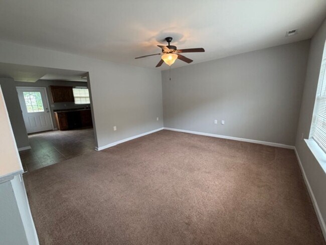 Foto del edificio - 1299 Pond St SE