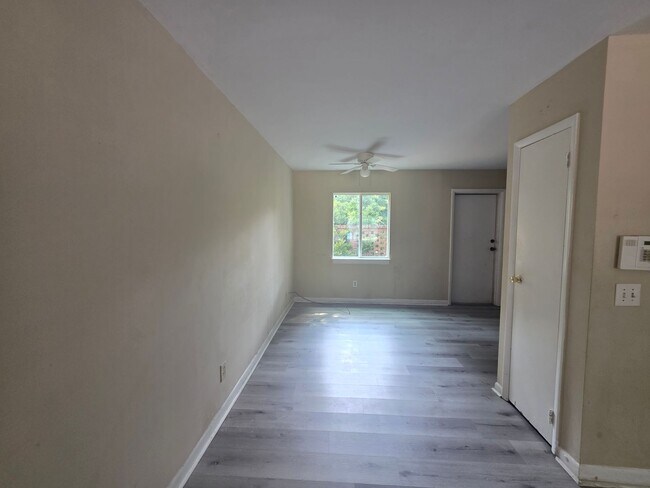 Foto del edificio - 1769 Tall Pines Cir