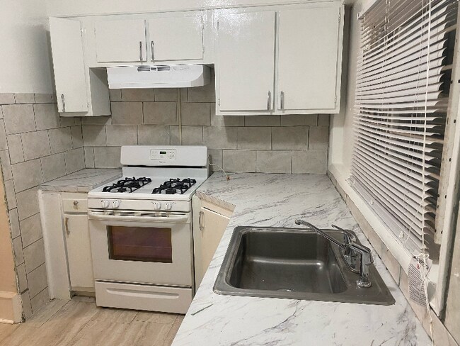 Building Photo - 217 S 58th St