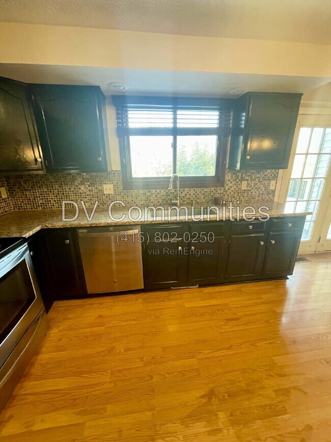 Building Photo - 32467 S Roundhead Dr