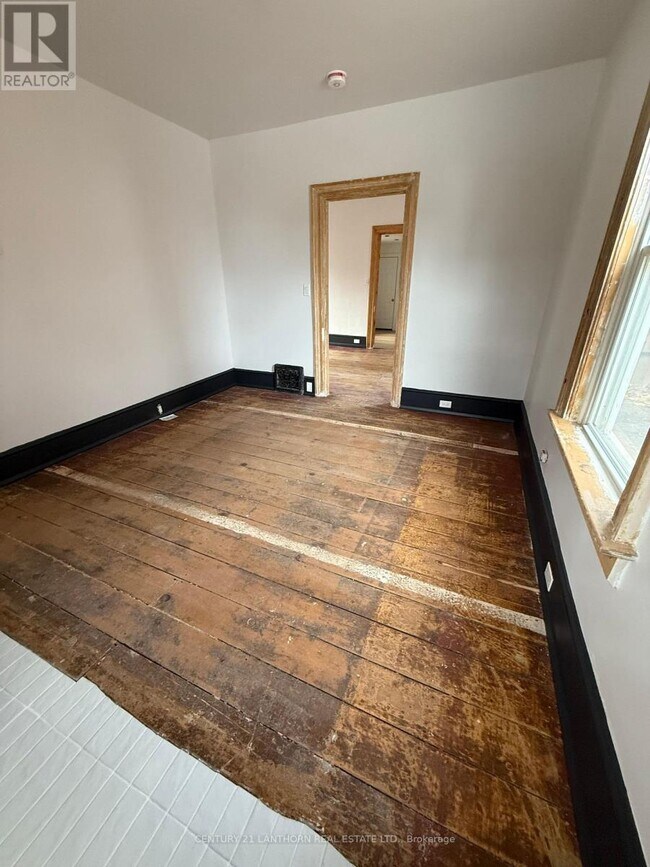 Photo du bâtiment - 44 W Mary St