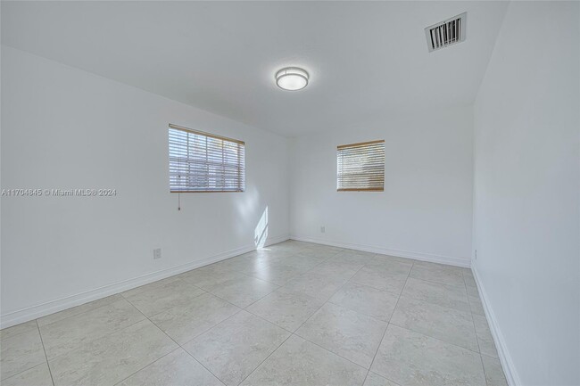 Foto del edificio - 10821 SW 58th Terrace