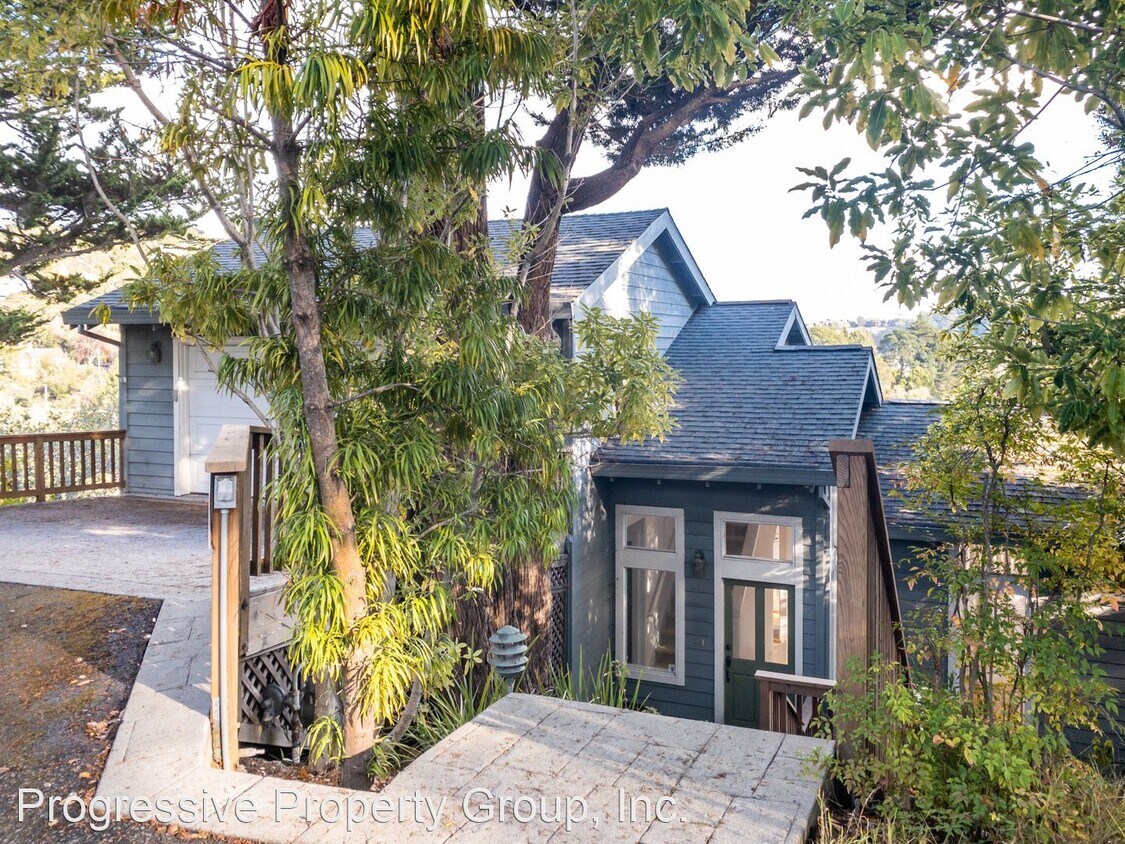 4 br, 3.5 bath House 417 Wellesley Avenue House for Rent in Mill