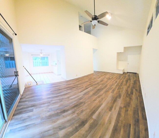 Foto del edificio - Niu Valley 4 Bedroom 3 Bathroom 2 Parking Home