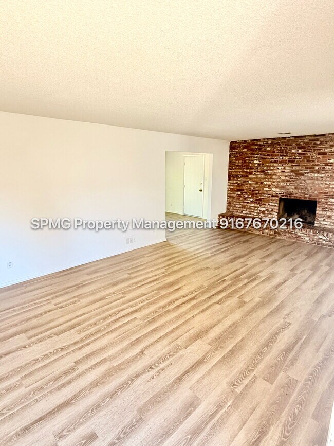 Foto del edificio - 3 Bedroom Sacramento Rental with Large Yard