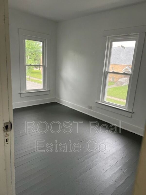 Foto del edificio - 1328-1330 Clifton Ave