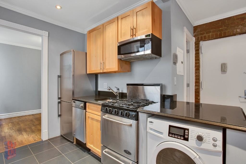 Foto principal - 416 E 14th St