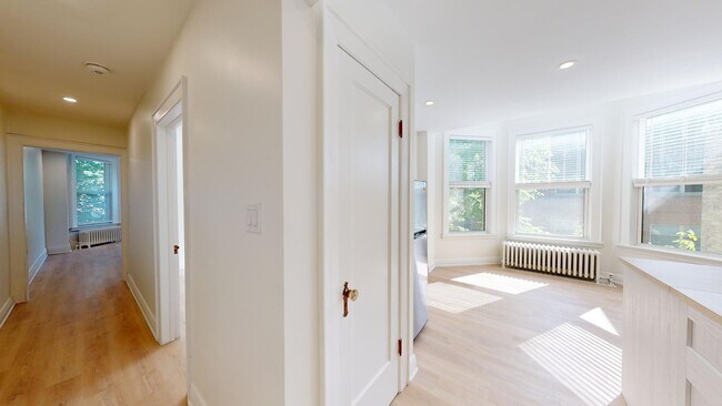 Building Photo - MODERN 1 BEDDROOM IN OLD SOUTH