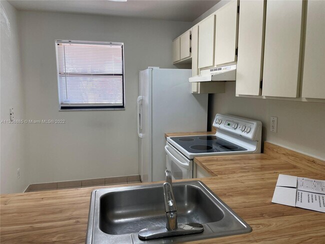 Foto del edificio - 14871 SW 104th St