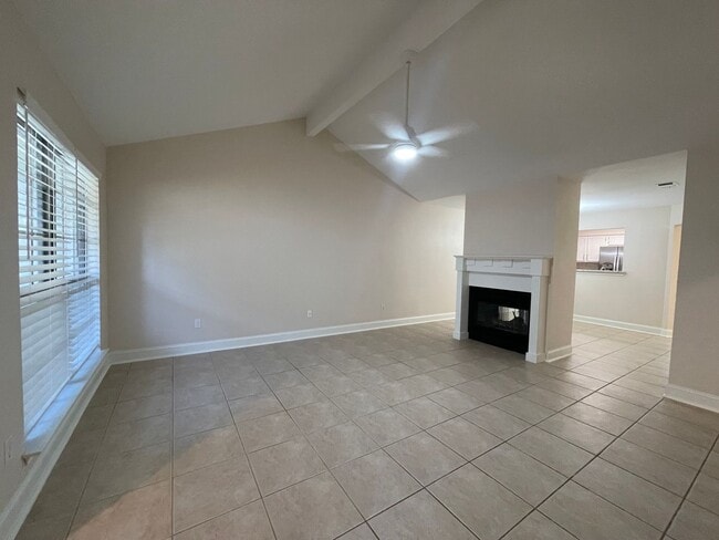 Building Photo - Fully remodeled 3 bedroom duplex for rent in Euless!