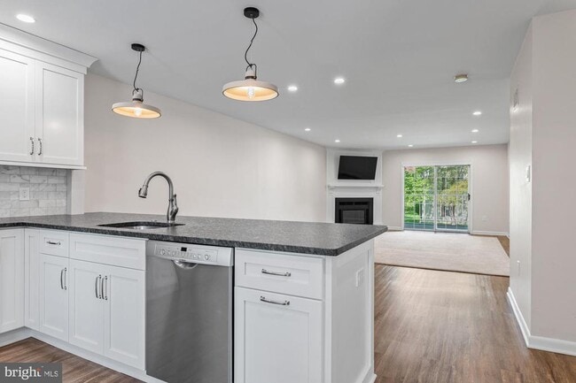 Building Photo - 106 Valley Stream Cir