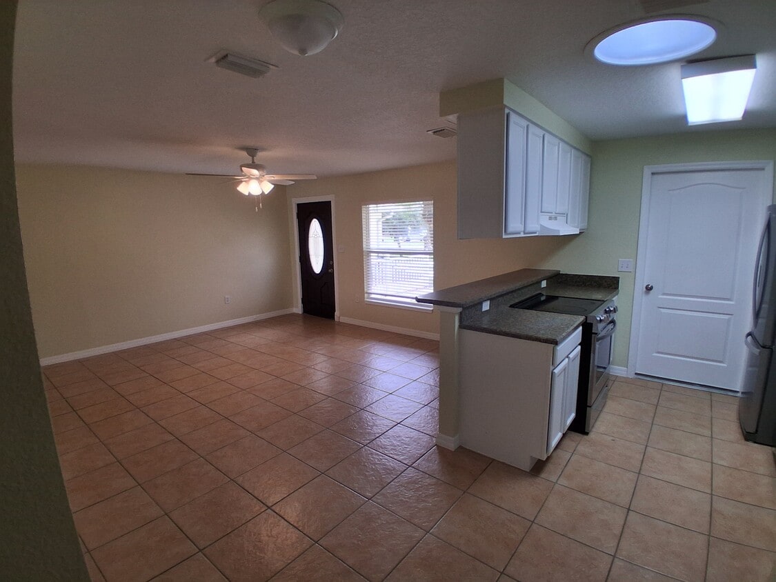 Photo - 1105 Monticello Ln (Port Orange, FL)