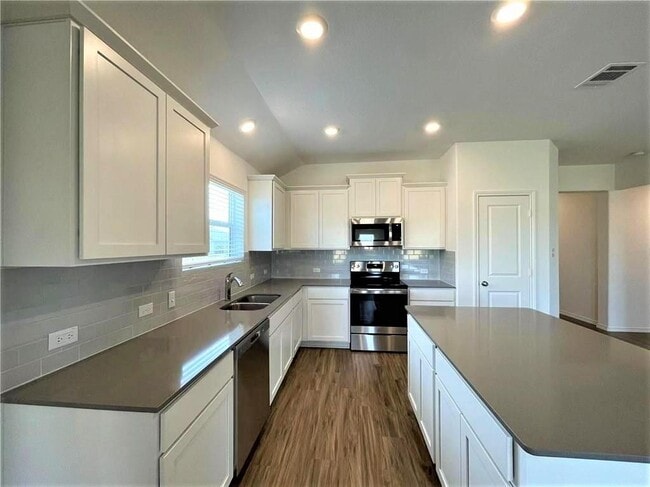 Building Photo - 409 Bluejack Wy