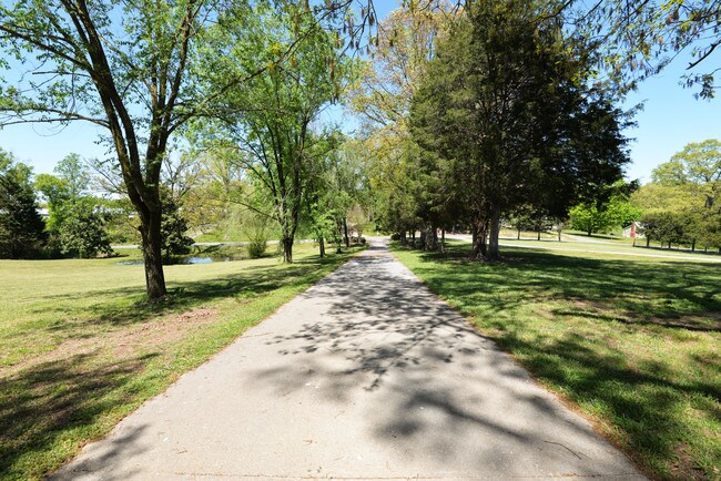 Building Photo - 442 Bellfounte Rd NE