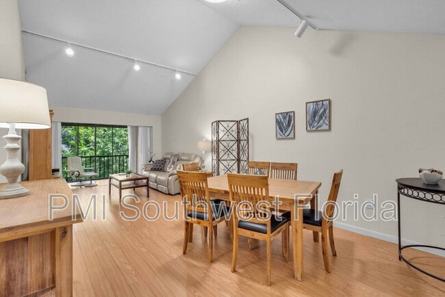 Foto del edificio - 1626 Brookhouse Dr