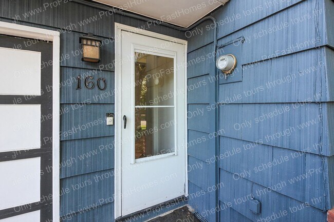 Foto del edificio - 160 SW Towle Ave