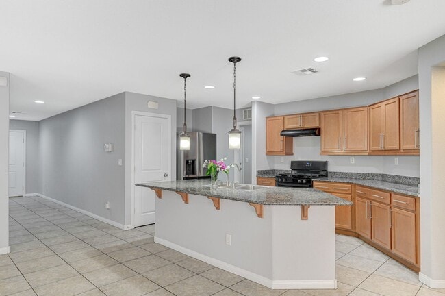 Building Photo - 5593 Markley Ave