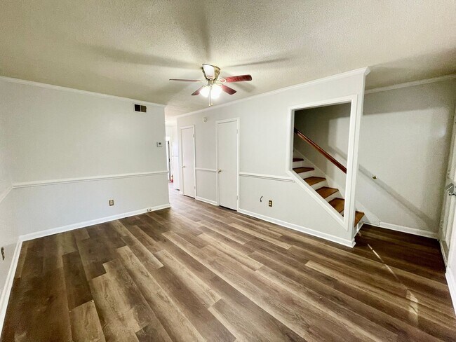 Building Photo - Rosewood