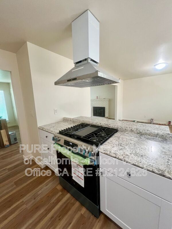Foto del edificio - 571 Green Valley Rd