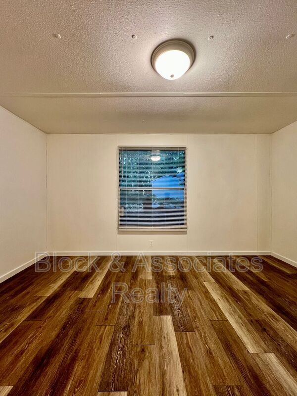 Photo - 2093 Ashburton Ct House