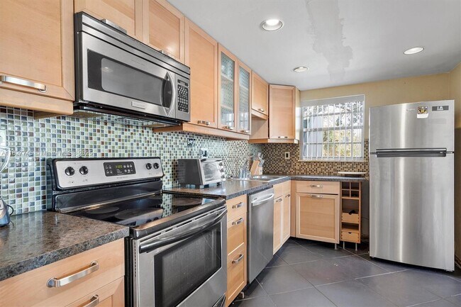 Foto del edificio - 2771 Taft St