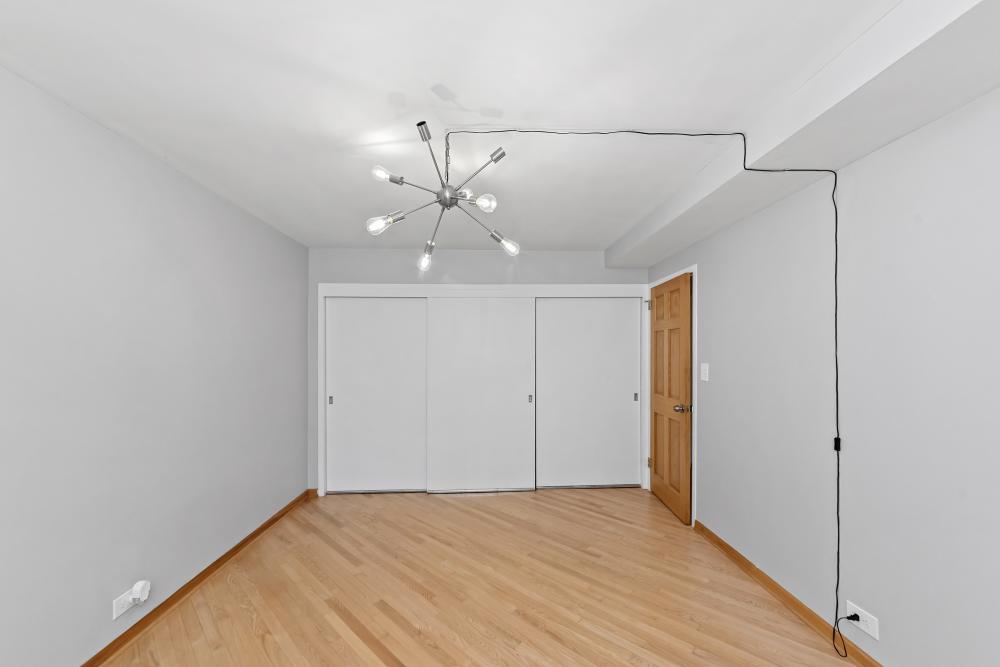 Foto principal - 2 bedroom in Chicago IL 60613