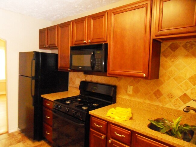 Foto del edificio - 583 Colonial Cir SE