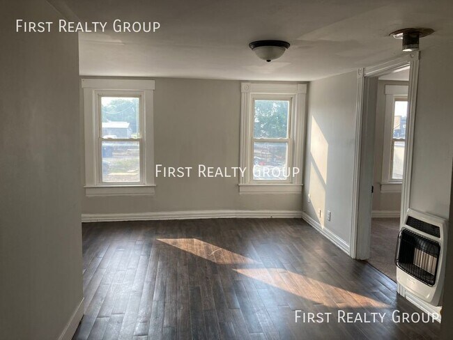 Foto del edificio - 533 N Main St