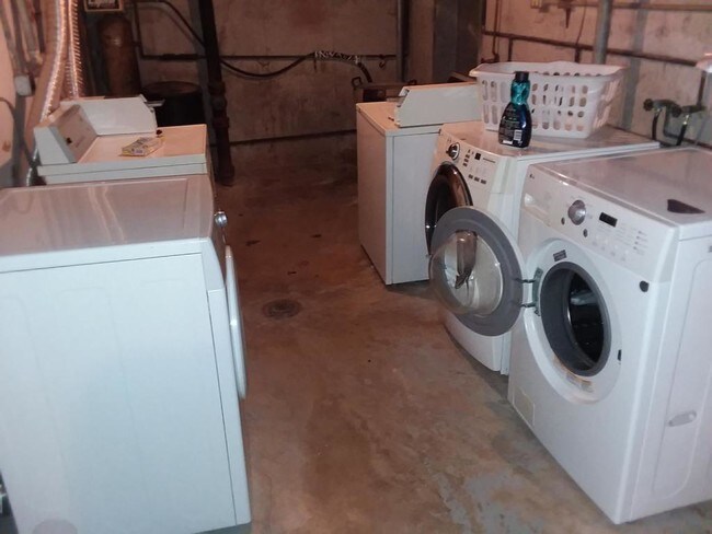 Foto del edificio - 290 Orchard Dr #4