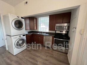 Building Photo - 1364 McCausland Ave