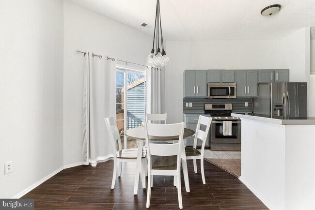 Foto del edificio - 5033 Beech Ct