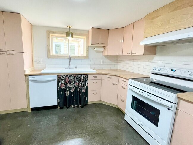 Building Photo - 857 NW 65th St