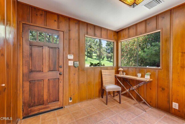 Building Photo - 3058 Roderick Pl