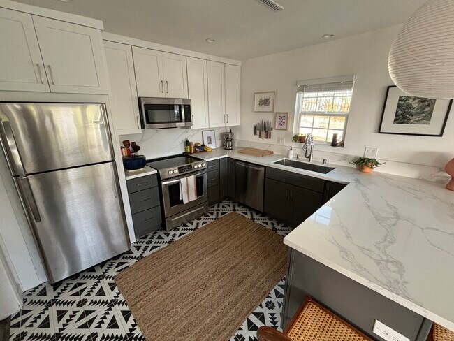 Building Photo - 2107 Duane St