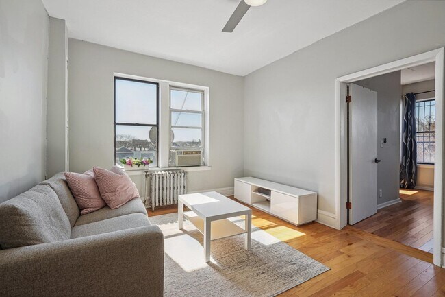 Foto del edificio - 277 Harrison Ave