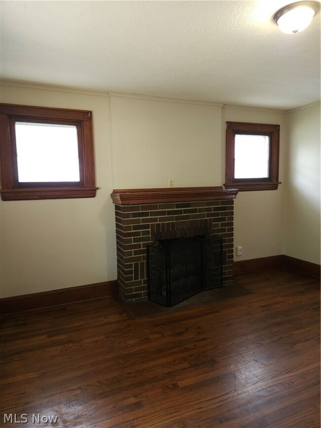 Building Photo - 578 Plum Ave