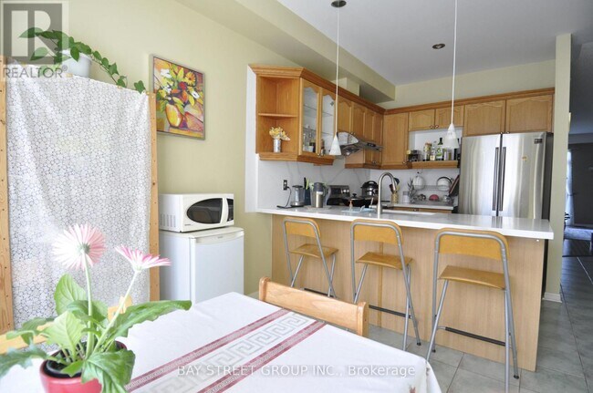 Photo du bâtiment - 280-280 Hillcrest Ave